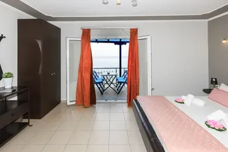 zeus apartment (4).webp