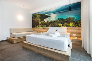 epicentrum suite with bath (1).jpg