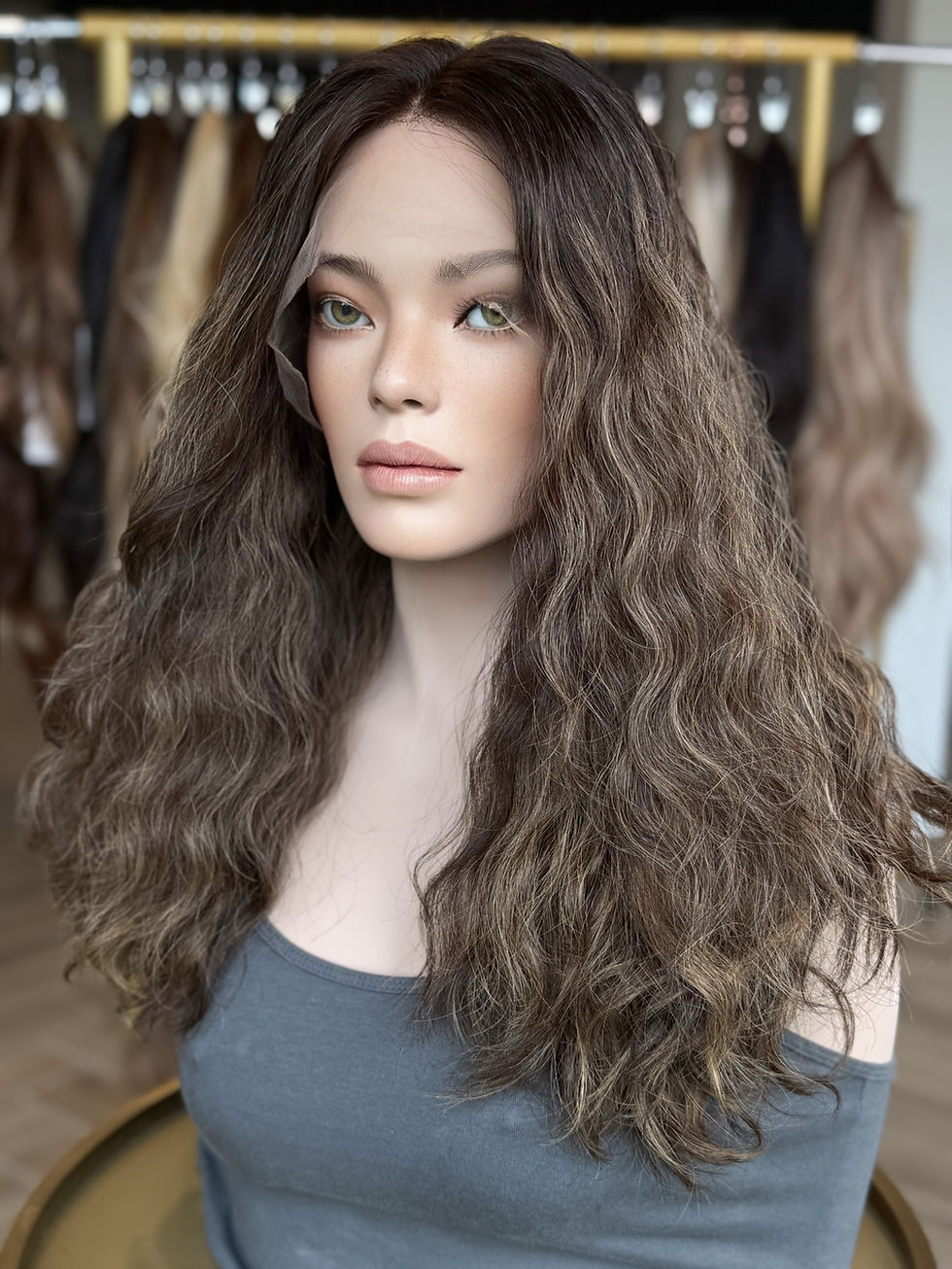 Thumbnail: Alyson 22” Wavy Wig (S)