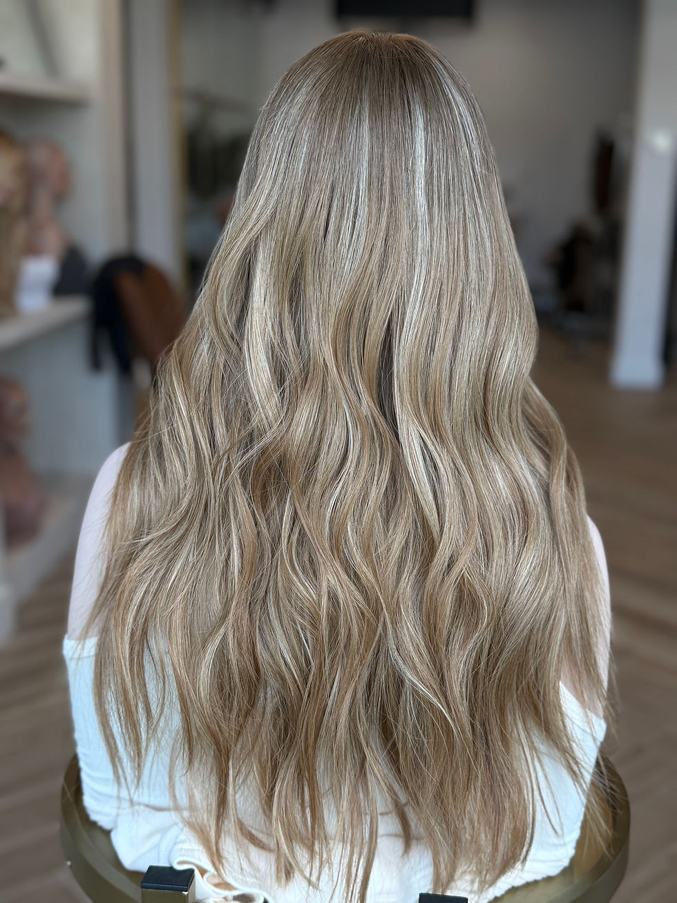 Thumbnail: Lindsey 25” Wig (M)