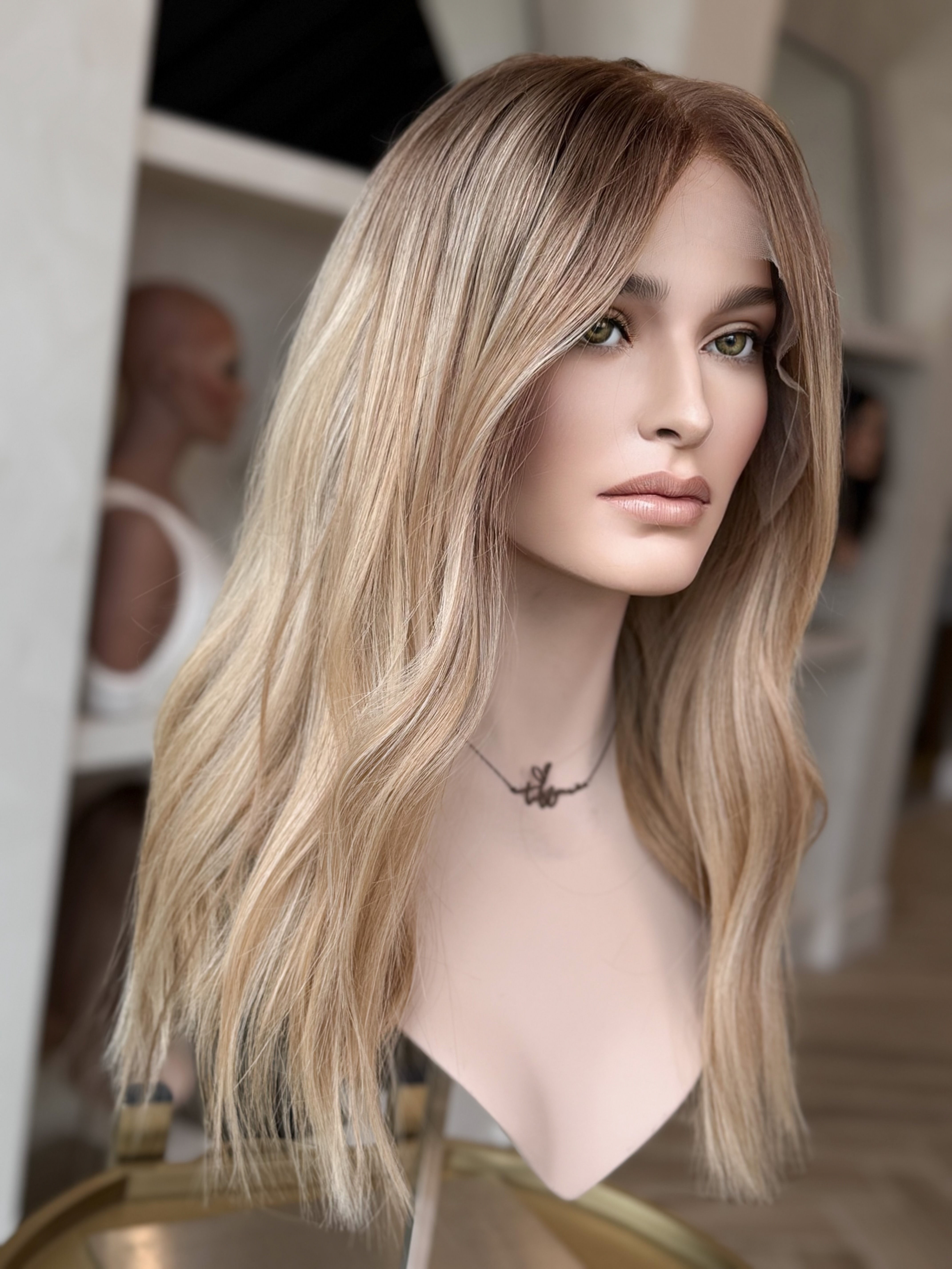Abbi 21” Wig (S)