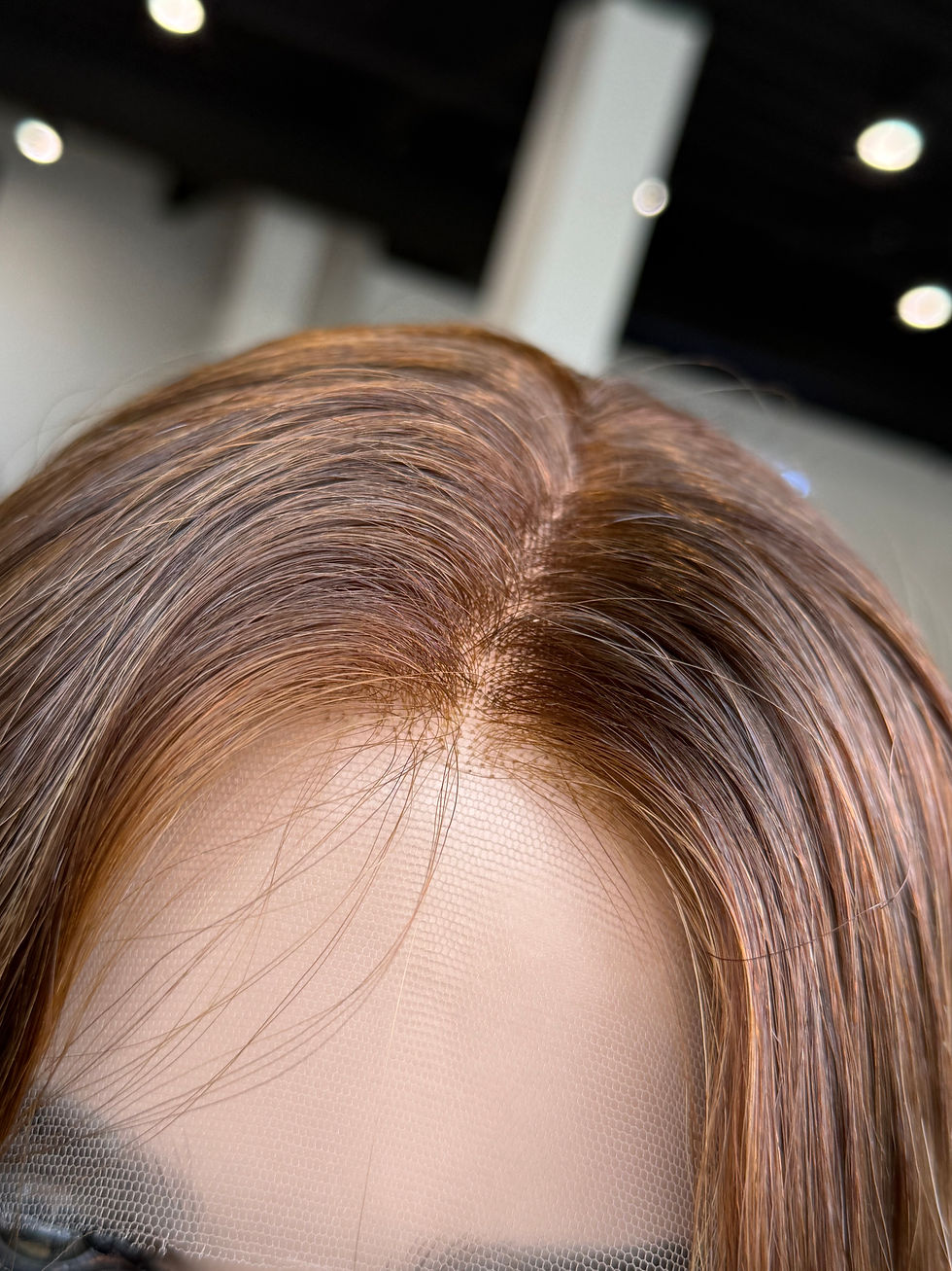 Thumbnail: Lindy 21” Wig (XS)