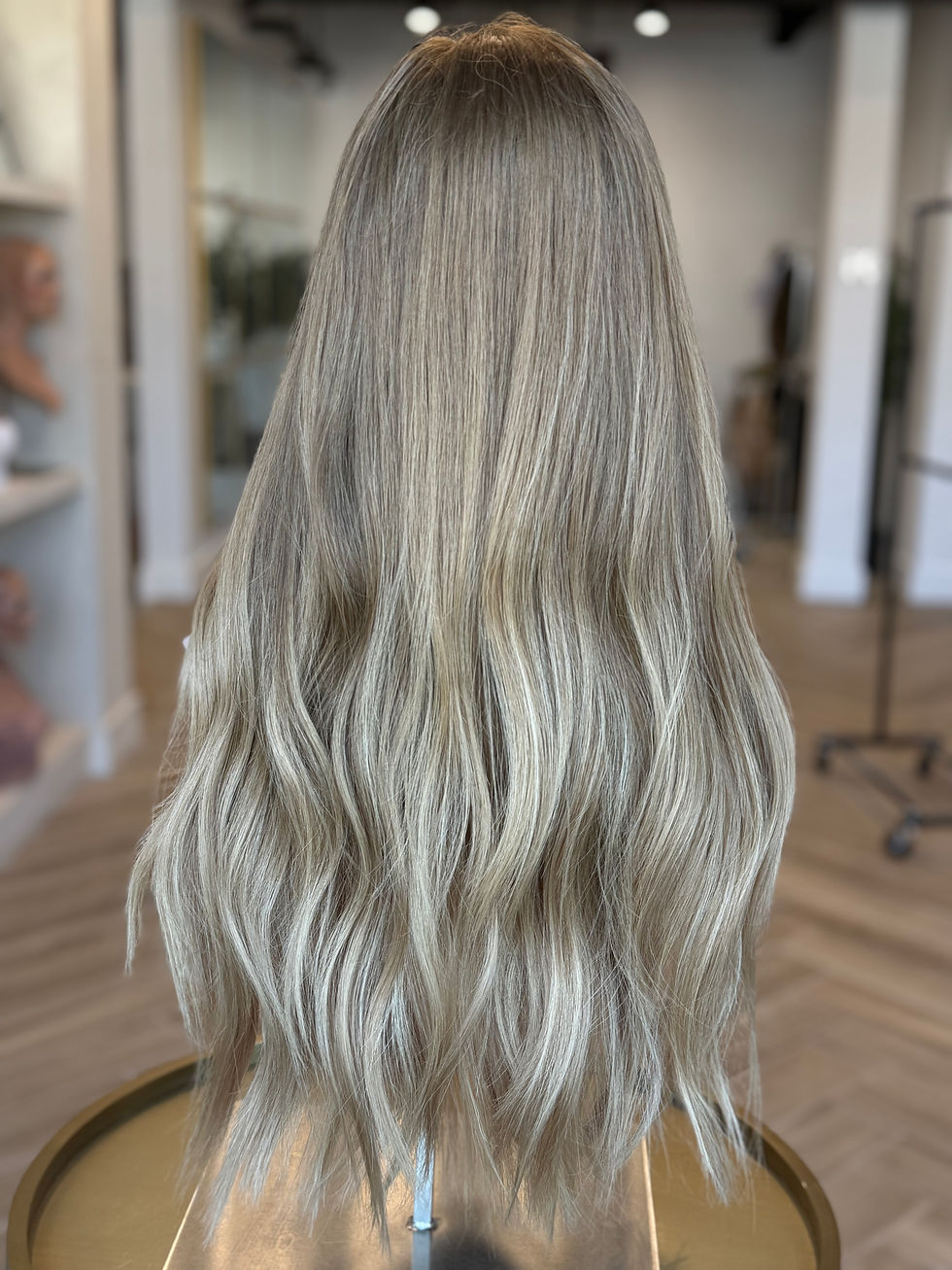 Thumbnail: Emmalynn 25” Wig (M)