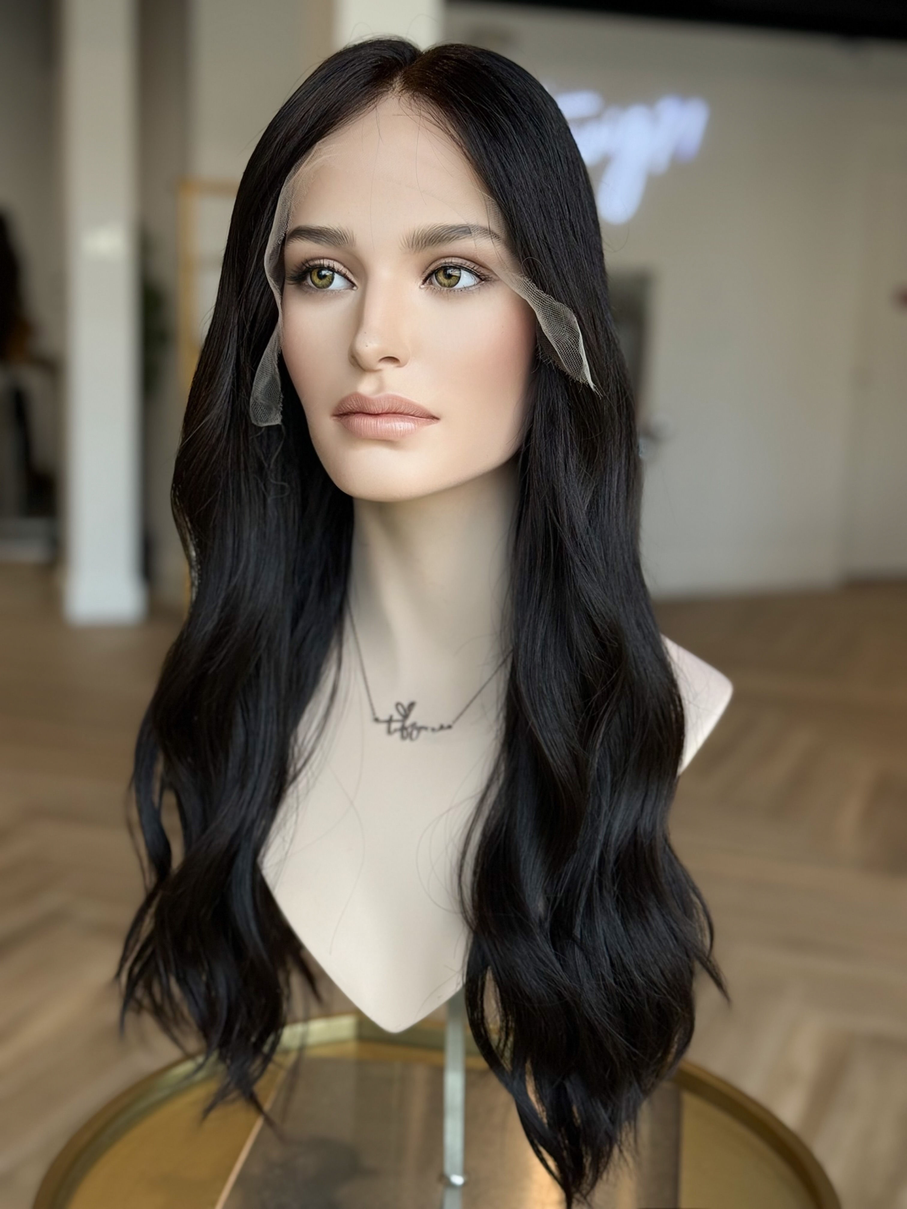 Jasmine 26” Wig (M)