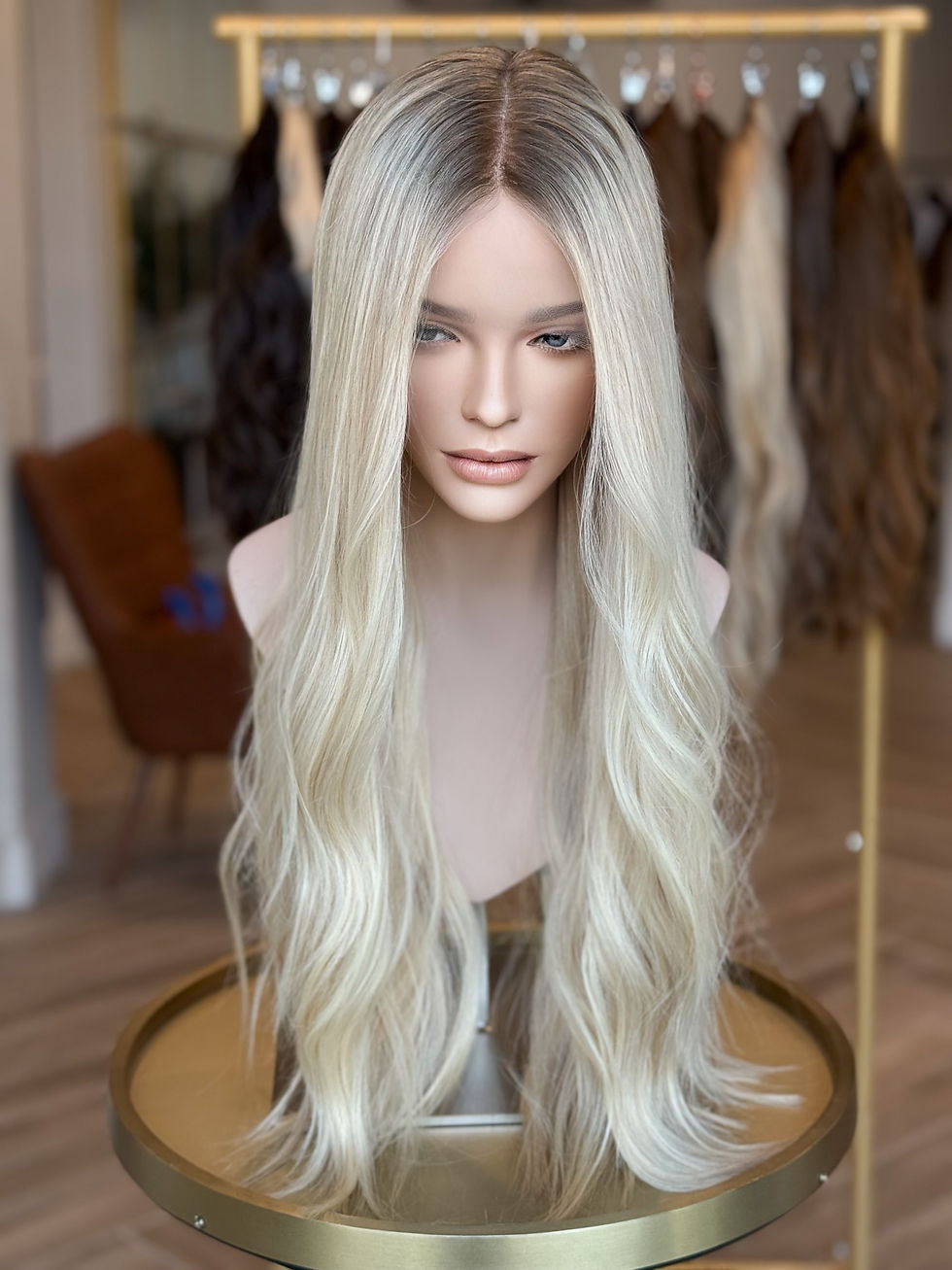 Thumbnail: Gianna 32” Wig (L)