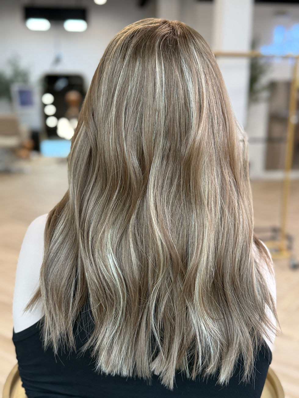 Thumbnail: Charlize 21” Wig (M)