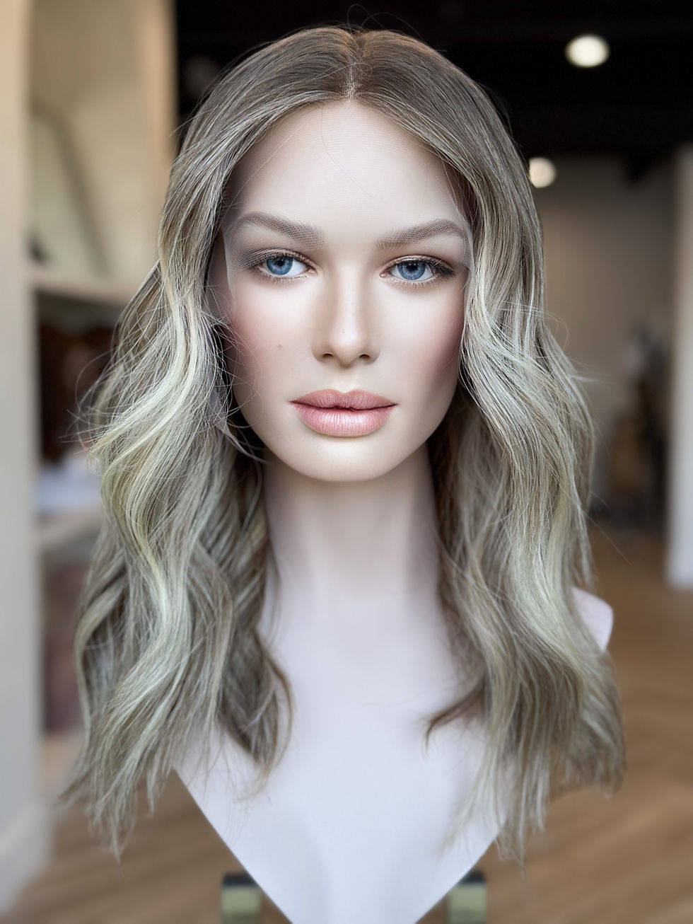 Thumbnail: Isabelle 18” Wig (S)