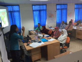 Penyanpaian Materi Tentang Kreatifitas dan Inovasi Kepala Sekolah