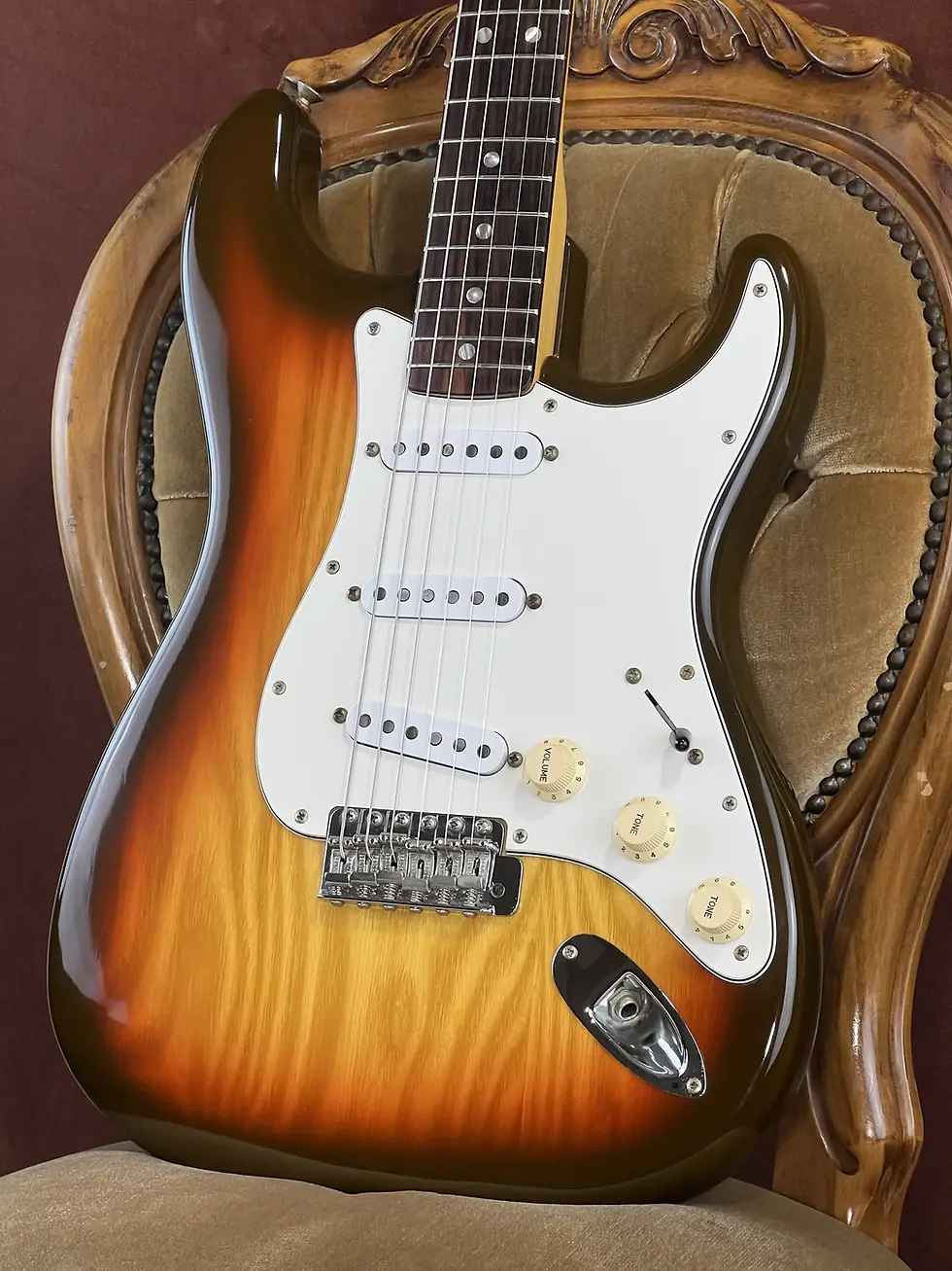3-bolt neck plate and Micro-Tilt adjustment on the 1979 Fender Stratocaster