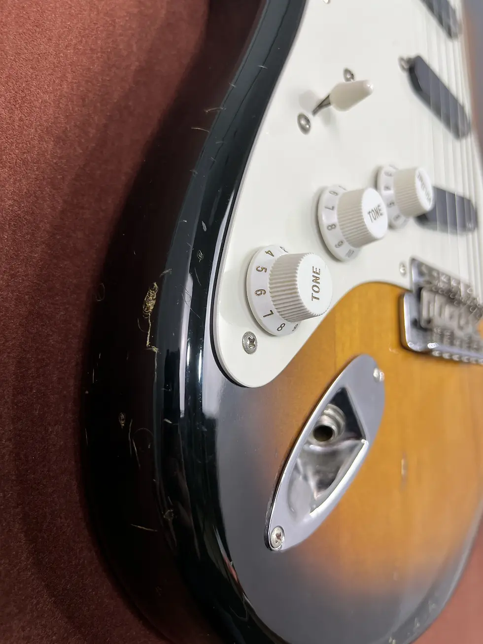 Thumbnail: Fender Stratocaster left-handed basswood body 3-Tone Sunburst finish