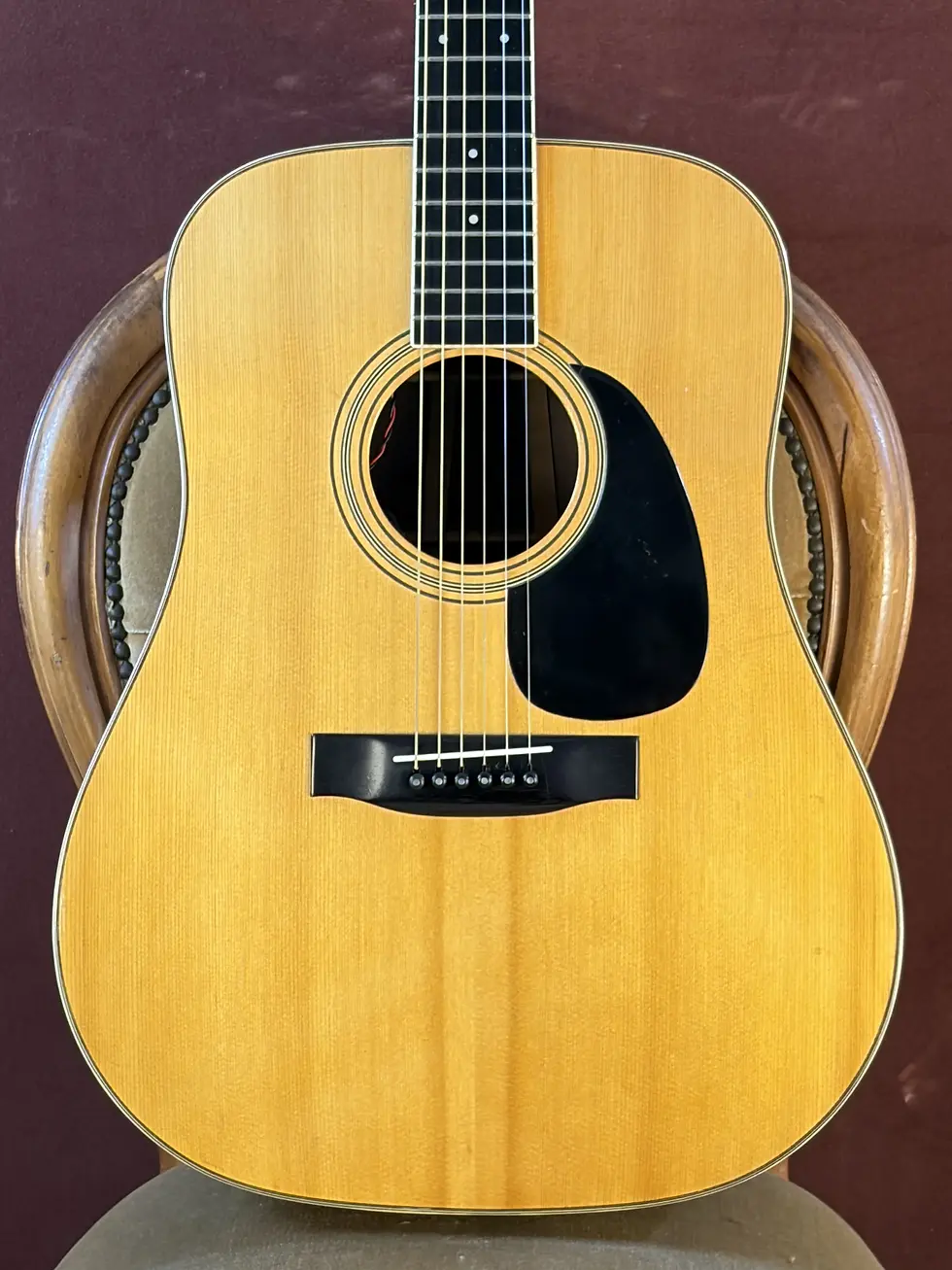 S.Yairi YD-305 1974 body close-up, soundhole and bridge, solid spruce top