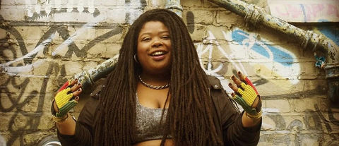 Lei Di Dai celebra o reggae em Londres no clipe de “Fox in da Street”