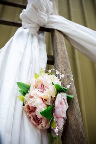 small brides maid bouquet