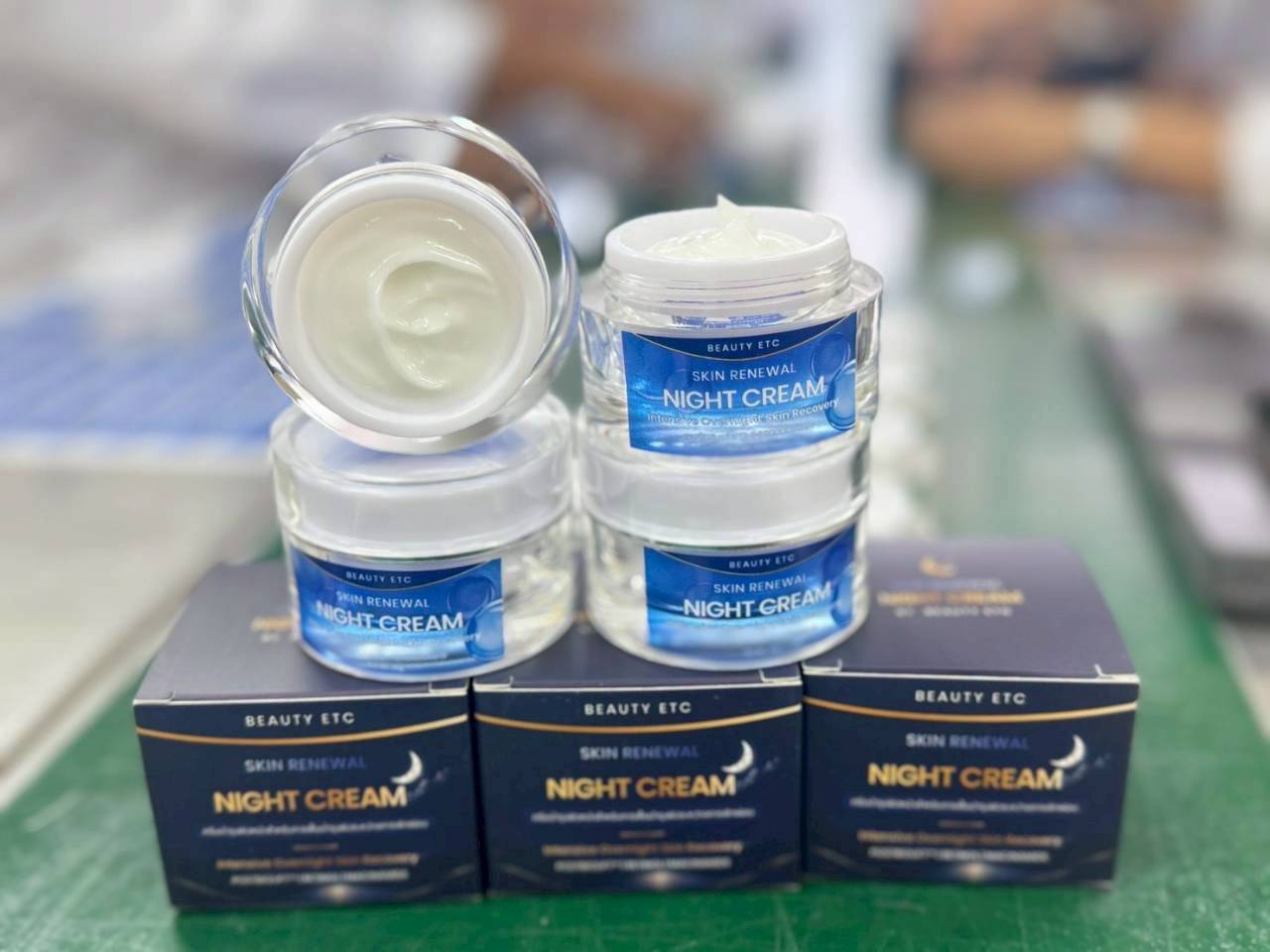 ตัวอย่างไนท์ครีม Beauty ETC ในกระปุกพร้อมกล่อง