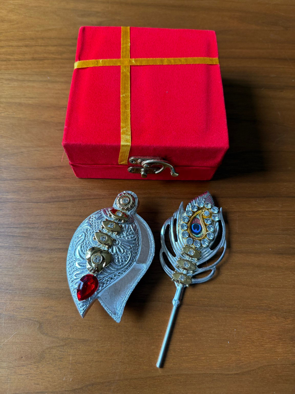 Silver Polished Peacock & Leaf Pooja Decorative Set with Gift Box