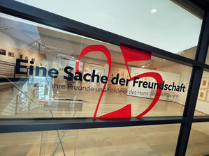 AUF DIE FREUNDSCHAFT!