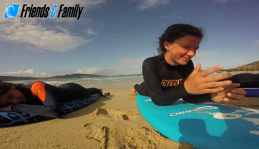 El verano pasado lo pasamos en grande y ampliamos nuestra familia de amigos y surfer@s, aquí os dejo algún recuerdo, dos grandes del equipo; Celia y Aida.