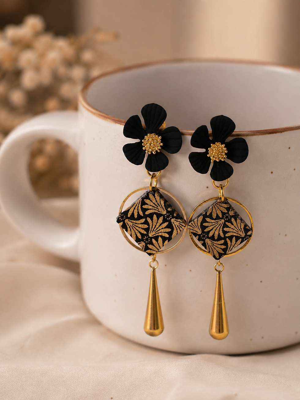 Miniature : boucles d'oreilles noires pendantes