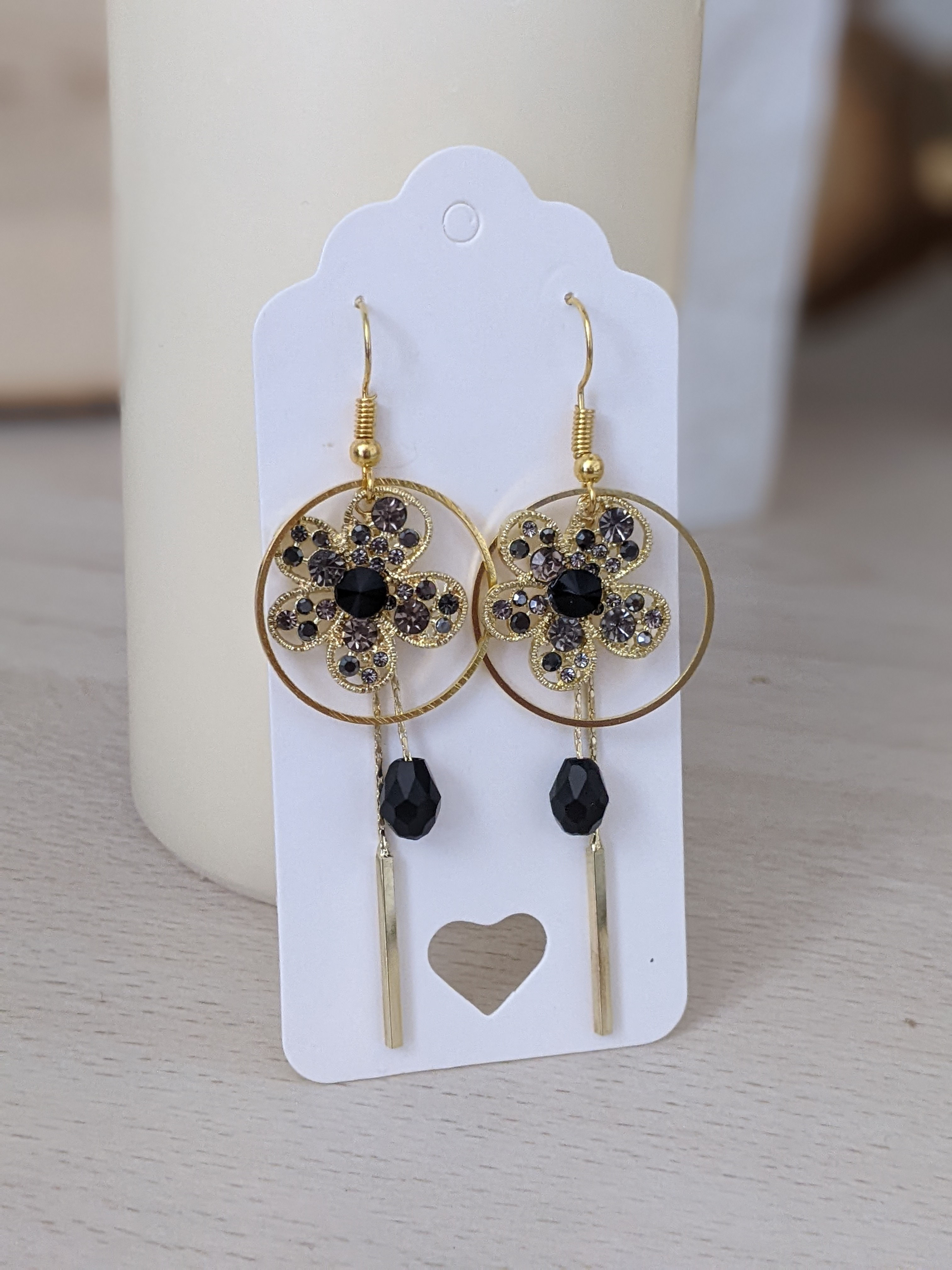 boucles d'oreilles dorées fleur et strass
