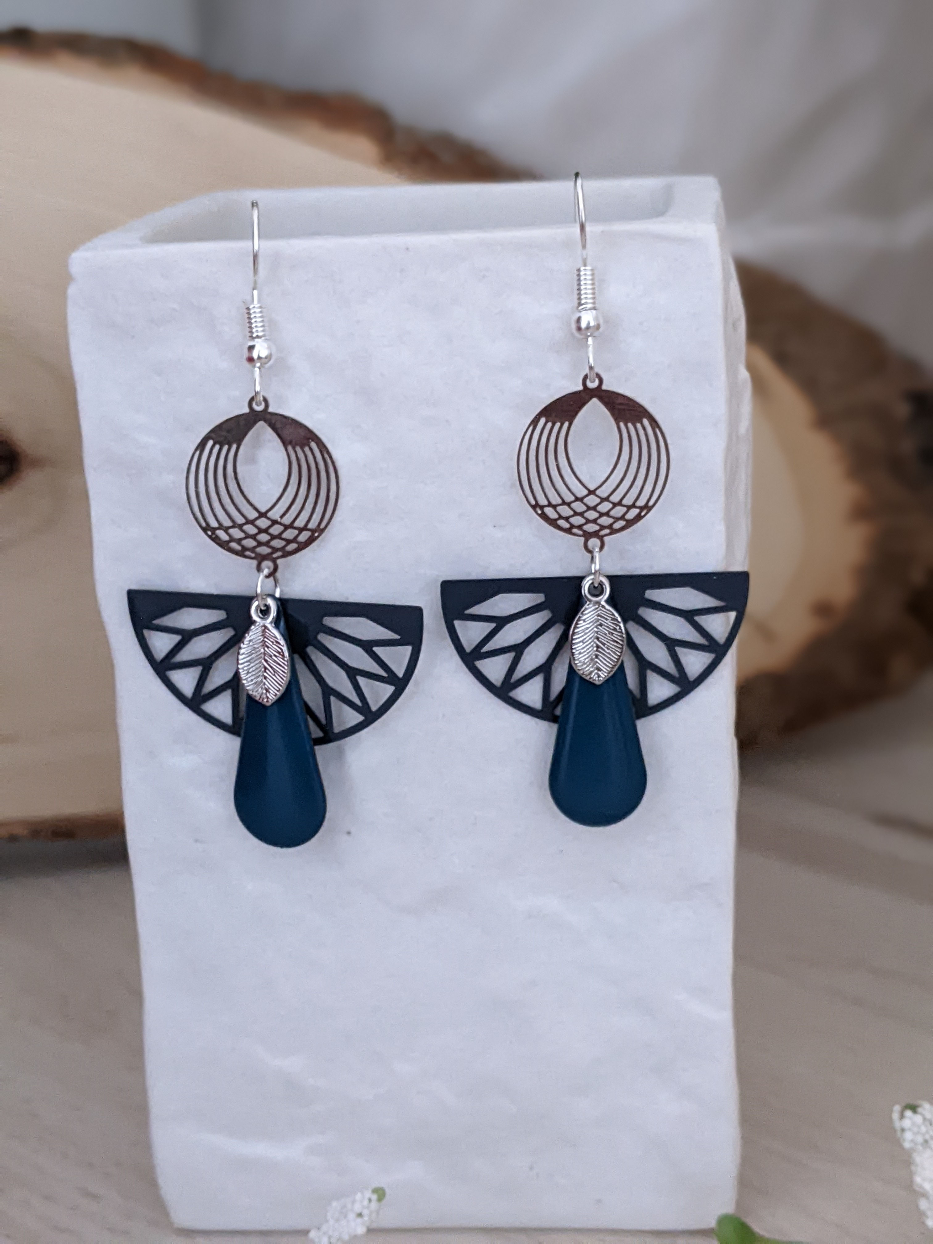 Boucles d'oreilles bleues fantaisie fait main