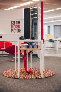 Ondarreta Dry table - Pinocchio carpet hay