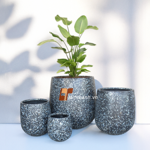 Vietnam Polyresin Planters Wholesale: Top Lightweight Supplier