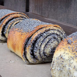 POPPY SEED ROLL