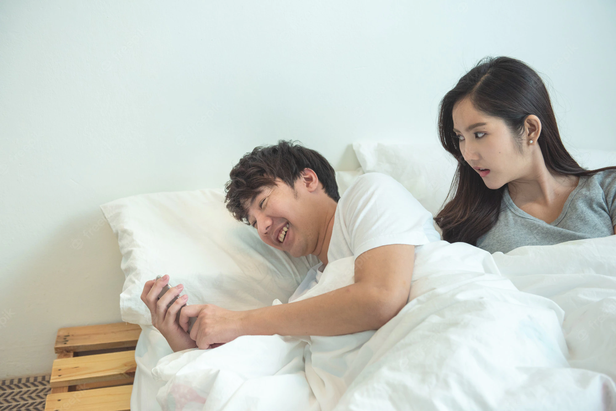 Suspect Your Husband Is Cheating On You? Read This