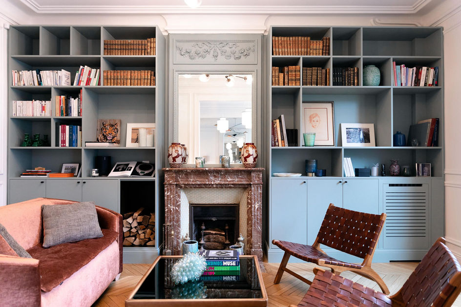 studio acp, rénovation, rénovation appartement, appartement parisien, architecte d'intérieur, architecte d'intérieur paris, architecte d'intérieur paris 15, rénovation paris, rénovation ile de France, bibliothèque sur mesure, bibliothèque, bibliothèque bleue, séjour parisien, salon bleu, rangement cheminée, bibliothèque cheminée, bleu, bleu vert