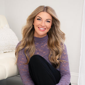 woman sitting on the floor at london vine studios Marley Scalf of recovery soldiers ministries headshots in jonesborough tennessee studio