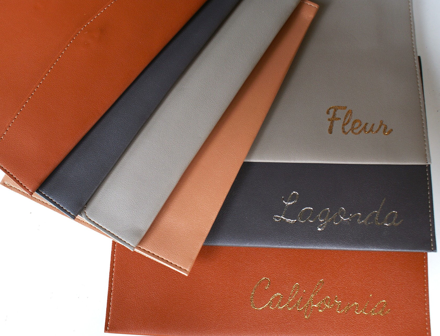 Equidenpasshülle - von Hand personalisiert