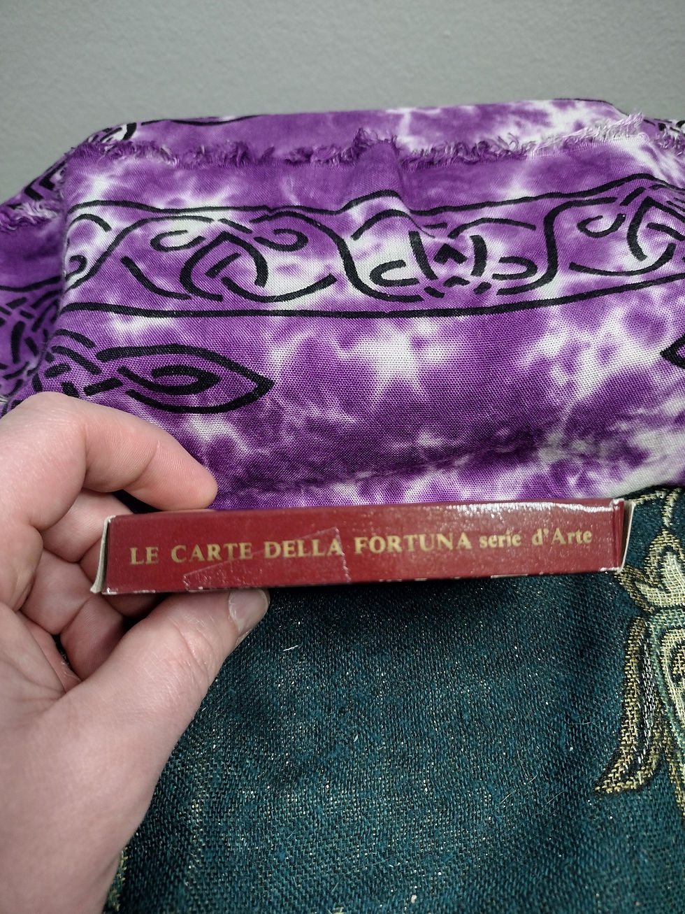 Thumbnail: Anna Bella Fortune telling oracle