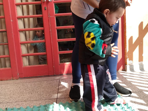 Infantil I A - Percurso com caixa de ovos