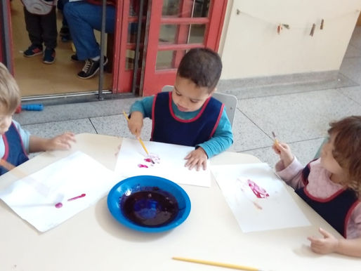 Infantil I B - "Projeto Sensações" - Pintura com gelatina: Cor, Sabor e textura