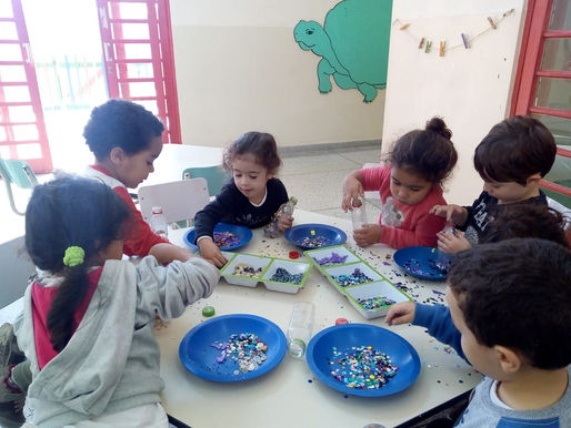 Infantil II B - Projeto sensações: Confecção de garrafas sensoriais