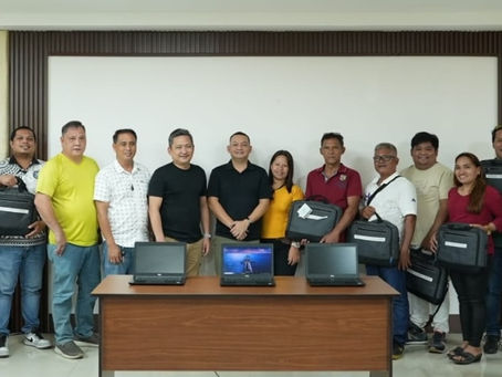 Globe provides laptops to Bohol barangays; assists LGU resolve local disputes