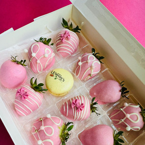 Strawberries dipped in chocolate