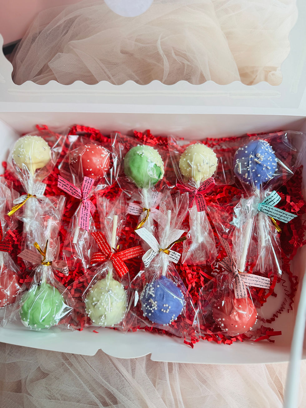 Thumbnail: Cakepop with sprinkles 