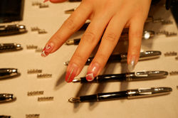 Dependienta china de la tienda Montblanc en el centro de La Roca del Vallés(febrero 2020)