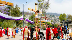 25 mil feligreses asisten a los viacrucis en GAM, se reporta saldo blanco