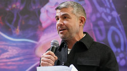 El edil Mauricio Tabe y Let’s Go anuncian “Alicia en el País de las Maravillas” en Parque Lira