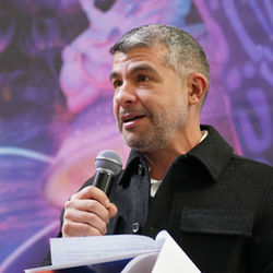 El edil Mauricio Tabe y Let’s Go anuncian “Alicia en el País de las Maravillas” en Parque Lira