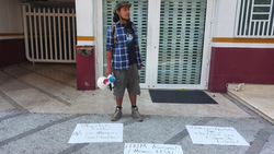 Realizan protesta en las instalaciones del INM en “Acción Global Contra la Xenofobia"