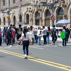 Estudiantes del IPN se manifestaron bloqueando el Eje Central Lázaro Cárdenas en un intento de llamar la atención del Gobierno Federal y buscar fijar condiciones para el dialogo de este 14 de julio