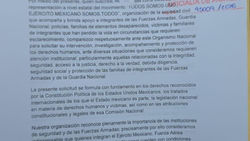 Colectivo entrega oficio ante la CNDH para exigir atención a derechos de militares y sus familias Integrantes del colectivo.