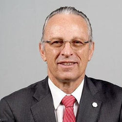 Sin competencia, José Medina Mora es propuesto para liderar el CCE