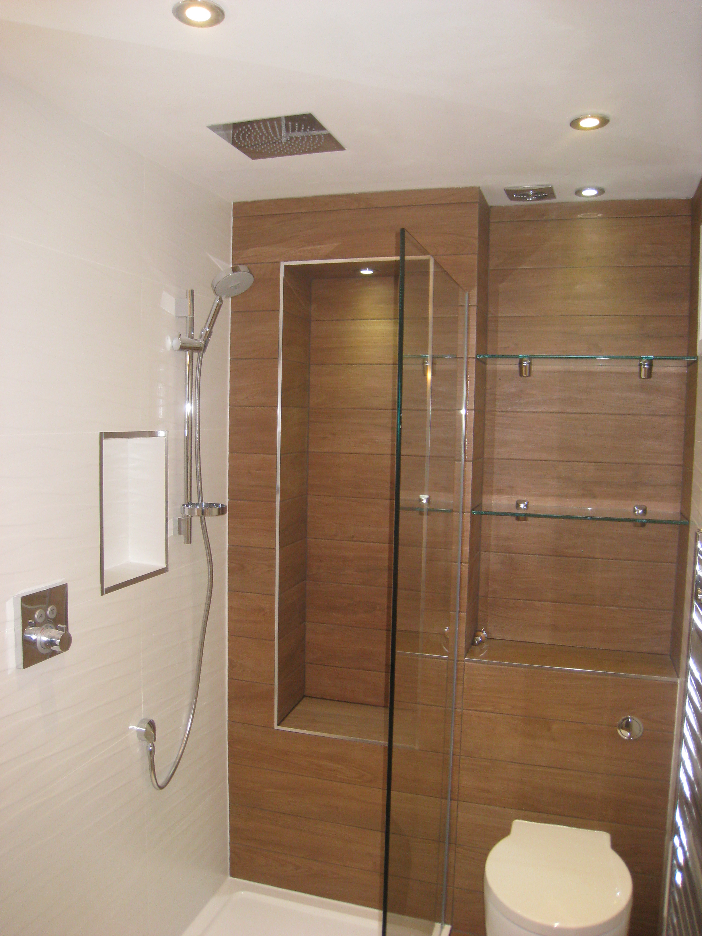 En suite shower room 2
