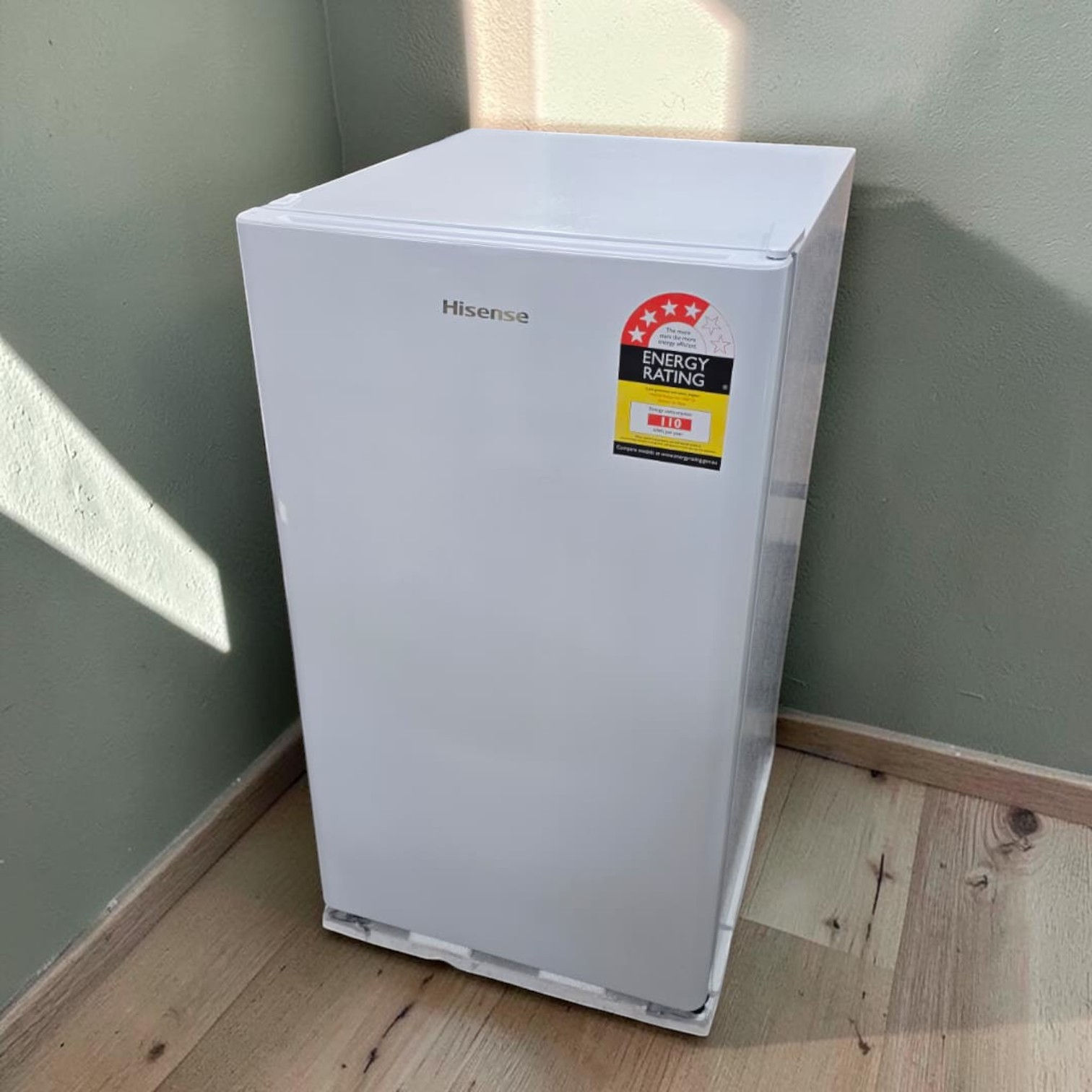 New Hisense Compact Bar Fridge