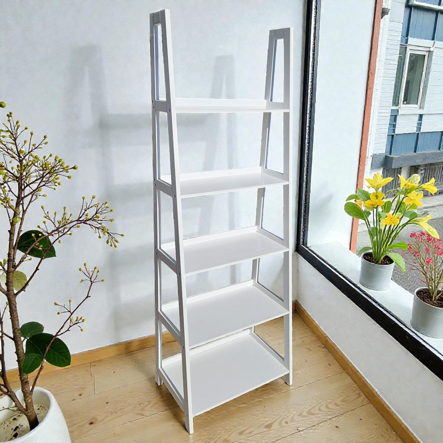 4 Tier White Ladder Shelf (Dimensions: 183x60x40)