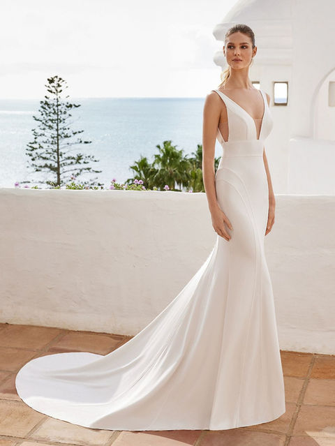 love wedding dresses by Enzoani, Bella Bridal Windsor Ontario